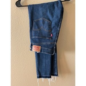 Levi’s 311 Shaping skinny jeans